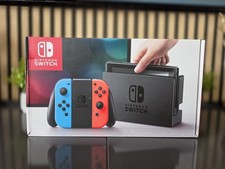 Nintendo Switch HAC-001 - 32GB - Spielkonsole - Neon-Rot/Neon-Blau