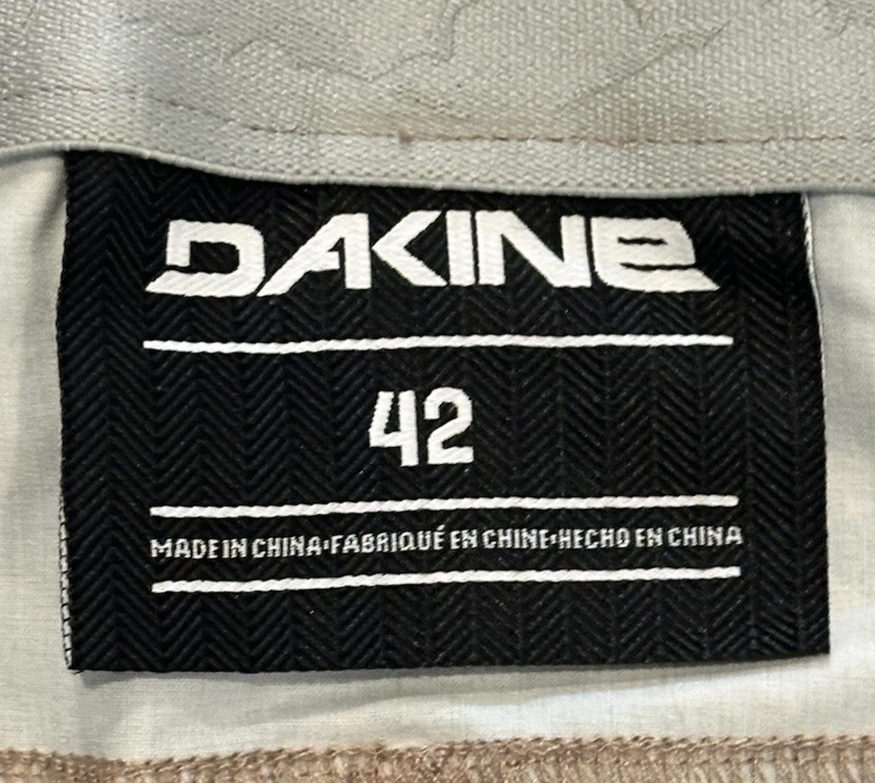 Pantalones Cortos Dakine Hombre Camuflados, Transpirables, Fácil Cuidado, Talla 42, Nuevos con Etiquetas Foto 4 de 4