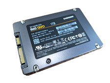 Samsung 860 QVO 2.5 SATA III 1TB Internal Solid State Drive MZ-76Q1T0