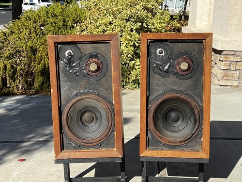 EARLY ACOUSTIC RESEARCH AR-3A SPEAKERS