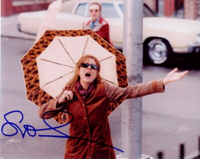susan sarandon smoking cigarettes smokes a cigarette next to Stanley Tucci in a scene... News Photo 120 Susan Sarandon Fotos Photos