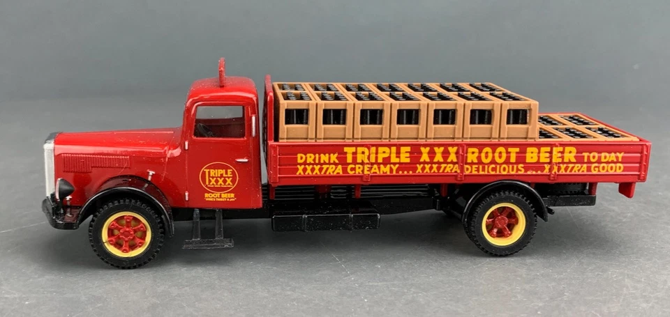 Corgi Classics 98459 White Motor Co • Triple XXX Root Beer Truck NIB! D1088 - Image 4 of 4