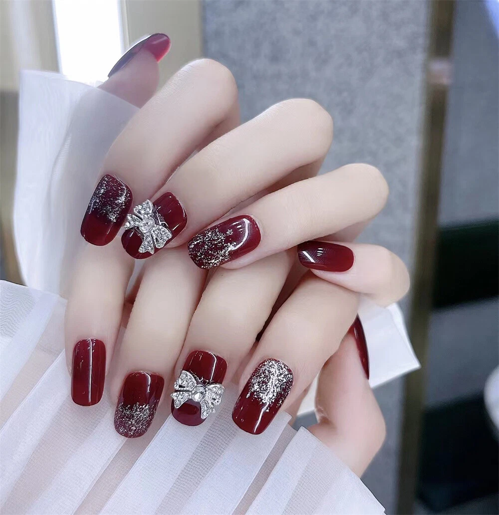 Red press on deals nails