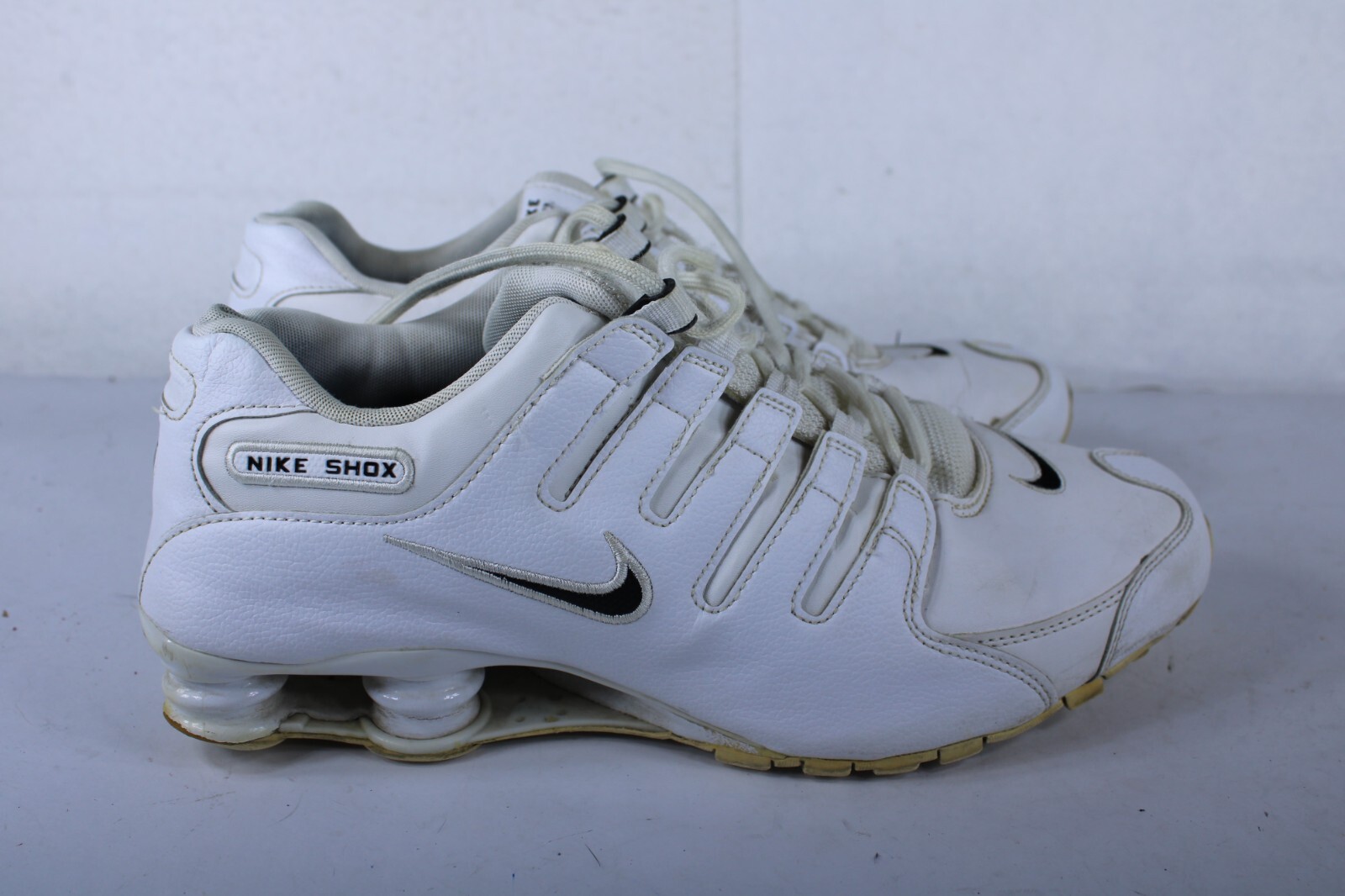 Size 11.5 - Nike Shox NZ EU White Black 