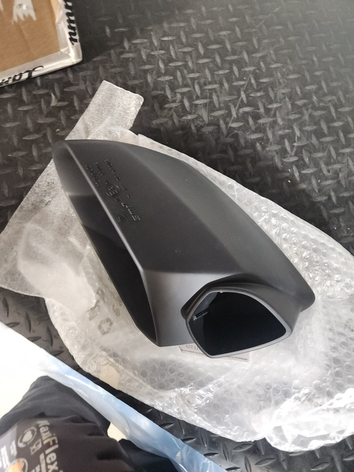 GENUINE LAMBORGHINI OEM NEW take off 4t0857388h passanger Huracan STO 2015 2023