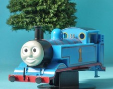 HORNBY THOMAS THE TANK ENGINE BODY R351 ALSO FITS HORNBY R9287 CHASSIS DAMAGED