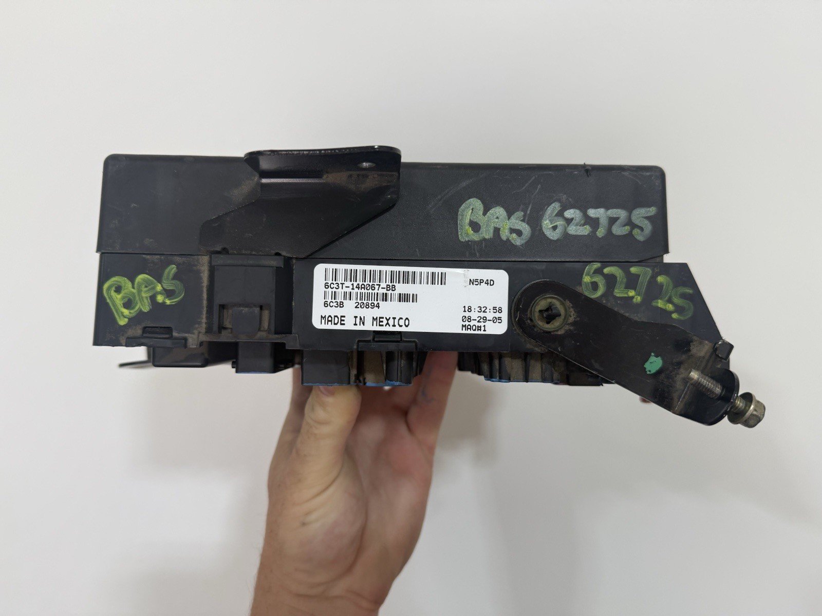 2003-2004 FORD SUPERDUTY F250 F350 CABIN INSIDE FUSE BOX DIESEL 6C3T-14A067-BB thumbnail 2