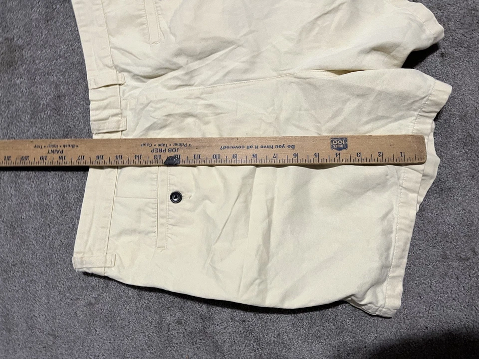 Bermudas chinas plisadas Club Room para hombre bolsillos cortados amarillas talla 34 Foto 4 de 4