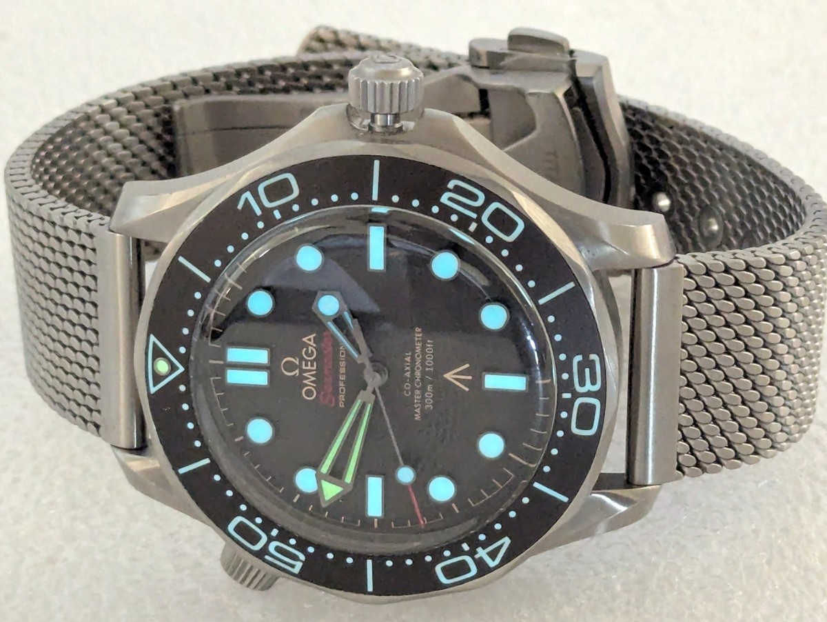 OMEGA Seamaster Diver 300M 007 Edition for