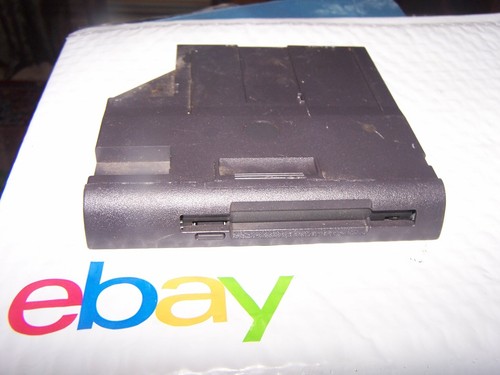 Dell 3.5" 1.44MB Floppy Disk Drive Module P/N 66942 - Picture 3 of 3