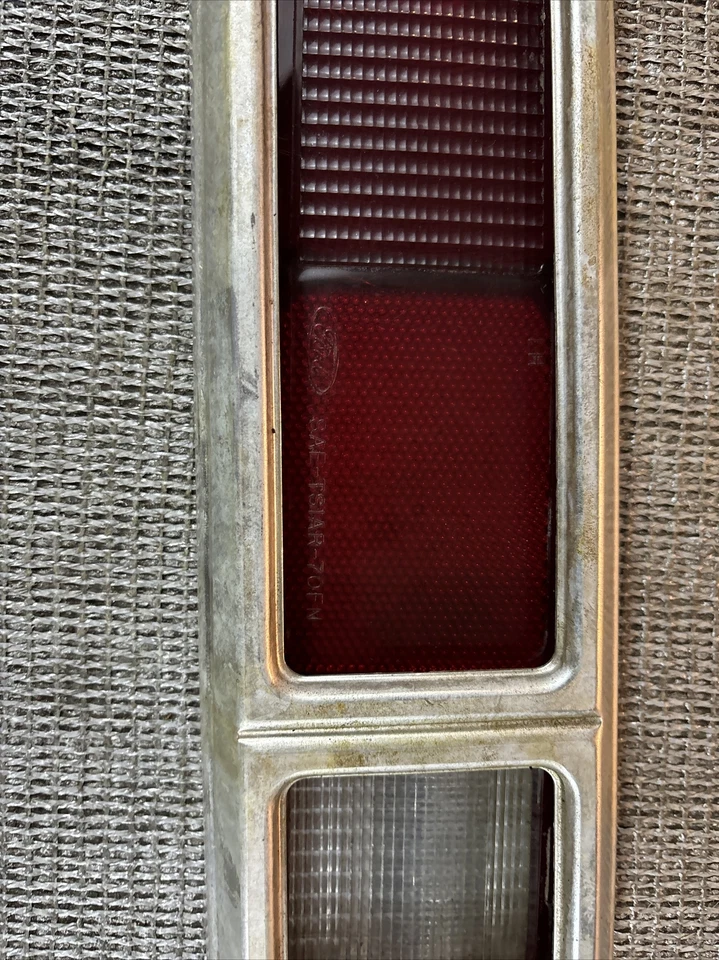 Luz trasera derecha ford pinto runabout 1976 Foto 3 de 4