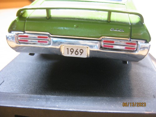 1/18 1969 PONTIAC GTO JUDGE HARDTOP , IN GREEN BY MOTOR MAX # 73100 - Picture 9 of 13