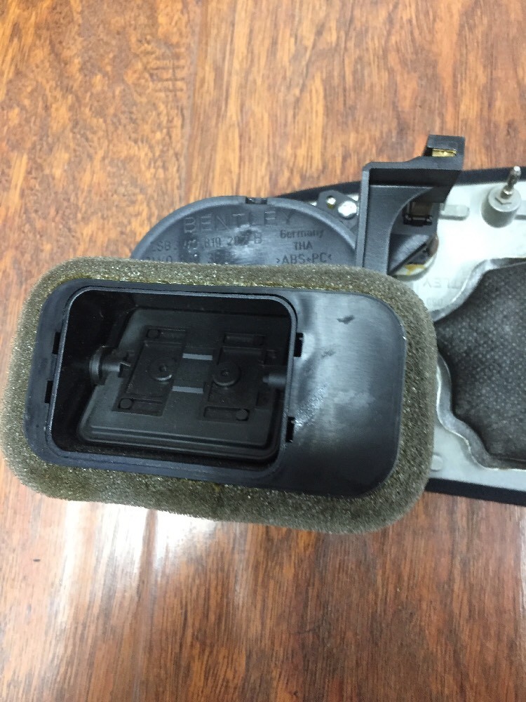 2006 Bentley Continenal Flying Spur Right Dash Wood Panel Trim 3W0857060
