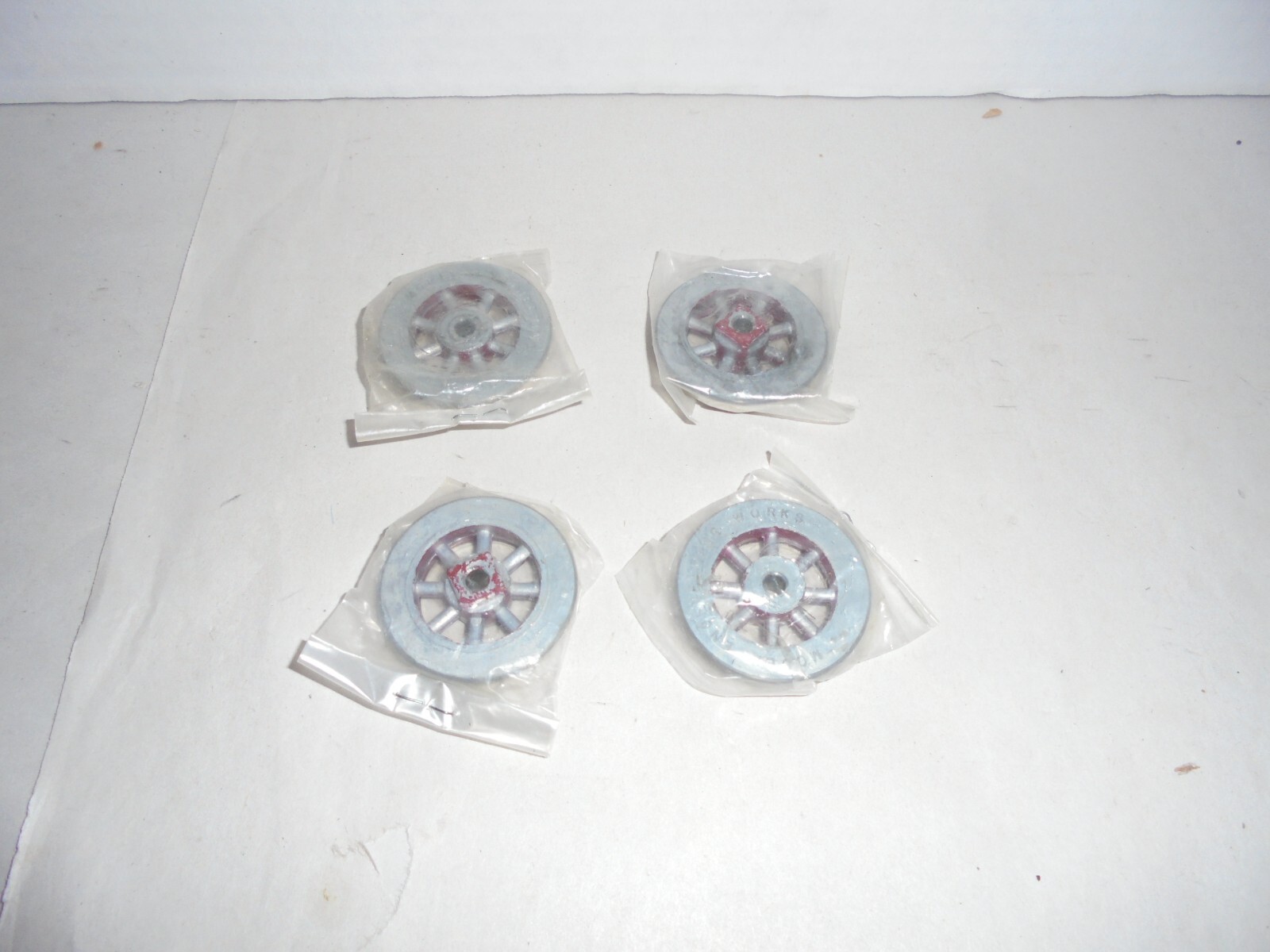 LIONEL O GAUGE TRAIN ENGINE REPLACEMENT WHEELS MODEL ENGINEERING MIB