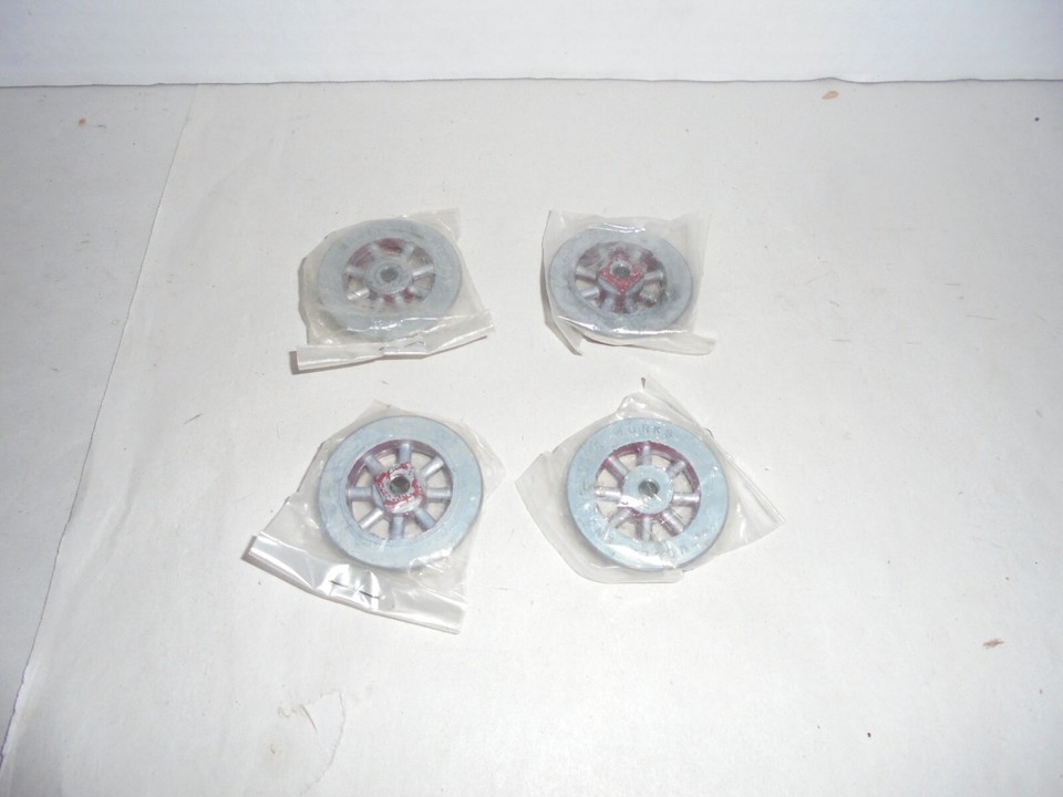LIONEL O GAUGE TRAIN ENGINE REPLACEMENT WHEELS MODEL ENGINEERING MIB