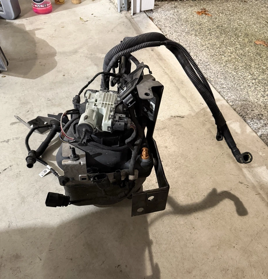 09-13 BMW X5 (E70) LÍQUIDO DE ESCAPE DIÉSEL ACTIVO SCR DEF TANQUE DE EMISIONES con BOMBA Foto 3 de 3