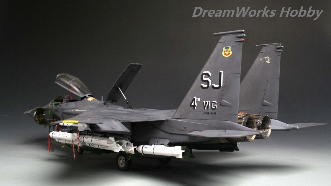 Award Winner Built Tamiya 1:32 Boeing F-15E Strike Eagle w/Bunker