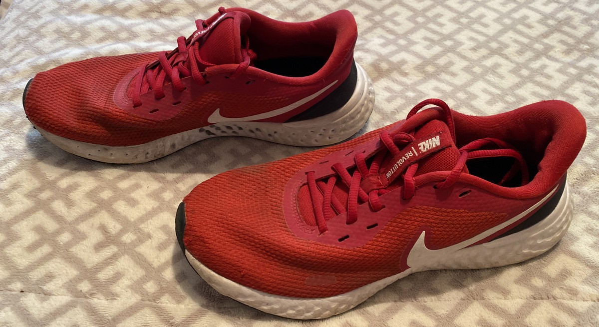 Nike men’s revolution 8 White and Red Running Shoes Nike Revolution 8 EasyOn Men main image 4