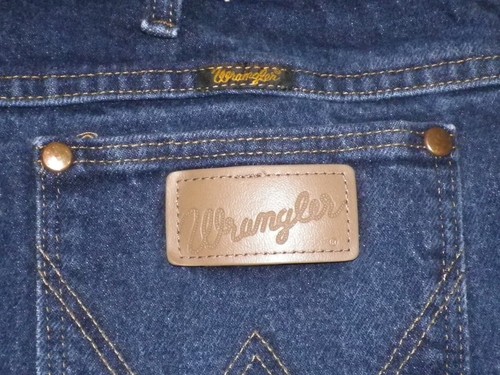 Men's Wrangler denim blue jeans 40 x 34 