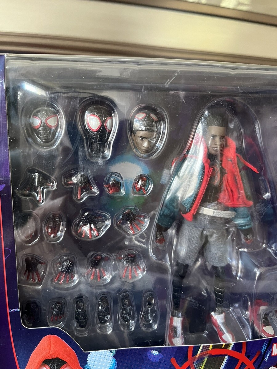 アメコミ MAFEX SPIDER-MAN (Miles Morales) No. 107 MAFEX No.107 Spider-Man Into The Spider-Verse Miles Morales