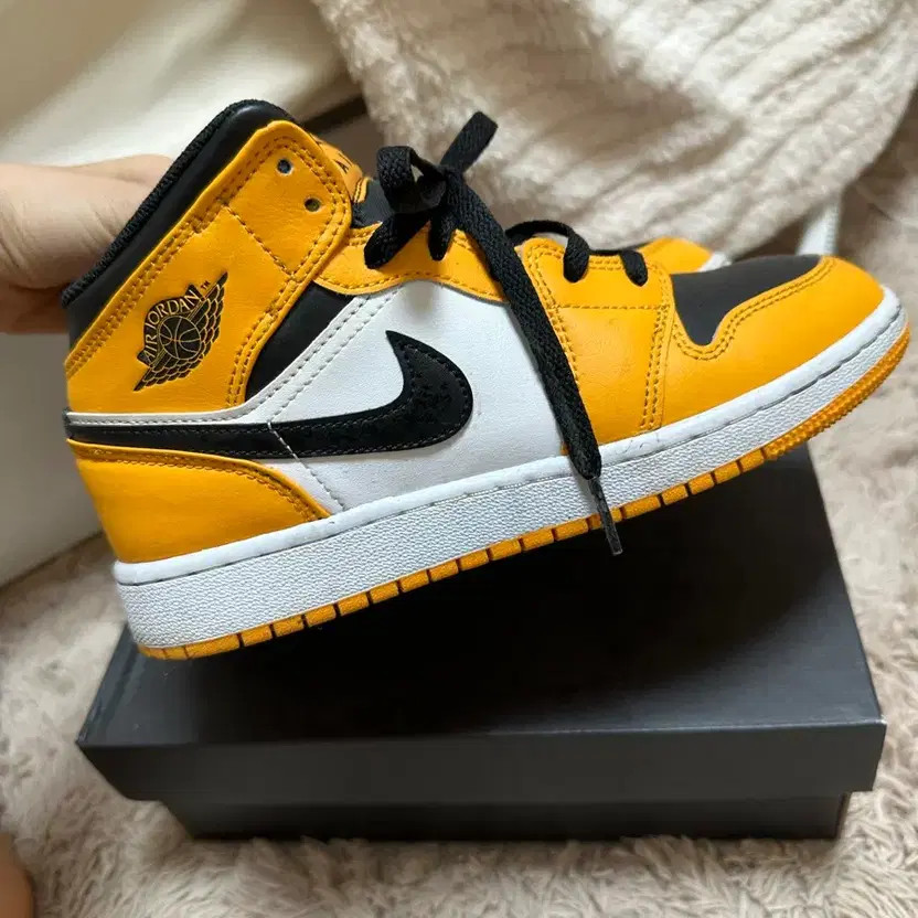 Nike Air Jordan Mid Taxi Sneakers - 235mm, Black & Yellow thumbnail 2