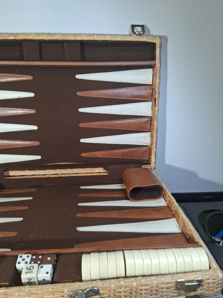 Vintage Retro Backgammon Set Board Game Wicker Travel Case Unique - Image 3 of 4