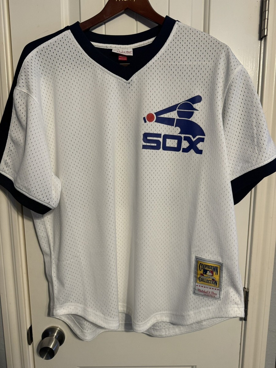 mitchell&ness Chicago White Soxスタジャン　S mens-mitchell-and-ness-gold-