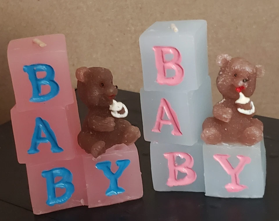 Bloques de velas para bebés deletrean bebé con oso bebé 3" X 1" Foto 2 de 4