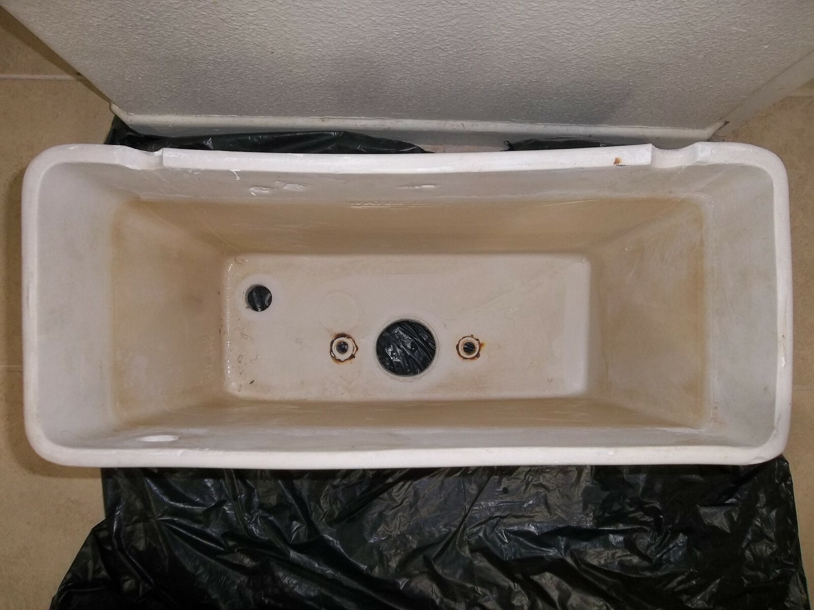 Vintage Briggs 4920/4930 toilet tank (Aug 1987), white, 3.5 gallon