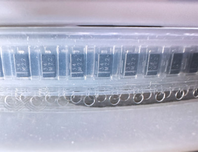 25Pcs SS3P4-M3/84A SS3P4 Vishay SMD Schottky Diode 40V 3A DO-220AA (SMP)