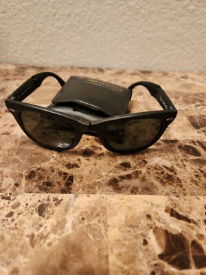 Vintage B&L Ray Ban Wayfarer Folding Sunglasses Bausch & Lomb w