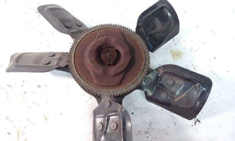  Embrague ventilador Jeep Cherokee 84-00 4-150 2,5 L  Foto 3 de 3