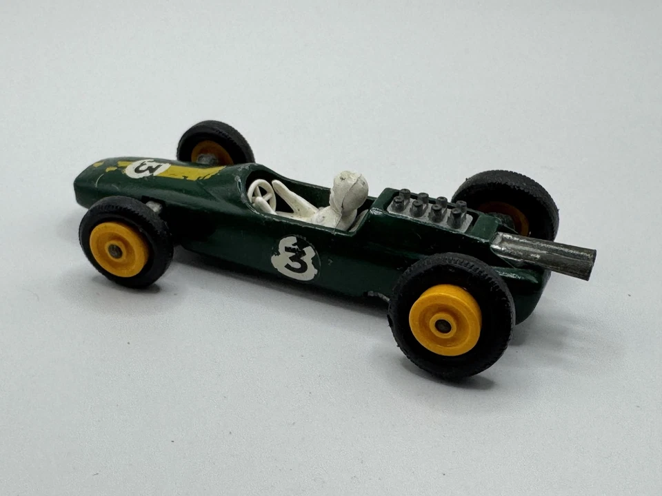 VINTAGE LESNEY MATCHBOX NO.19 LOTUS FORMULA 1 DIECAST CAR MADE IN ENGLAND 1960S - Image 2 of 4