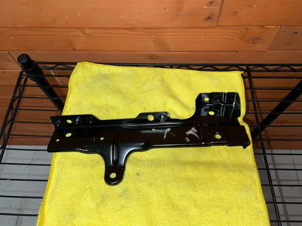 Front Right Bracket Assembly (Headlamp) for 2019-2021 Chevrolet Silverado 1500 - Image 3 of 4