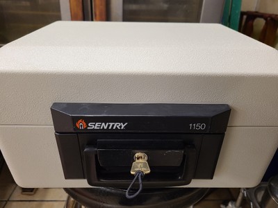 Sentry 1100 Portable Fire Safe Security Box Chest Lockbox w/ 1 Key