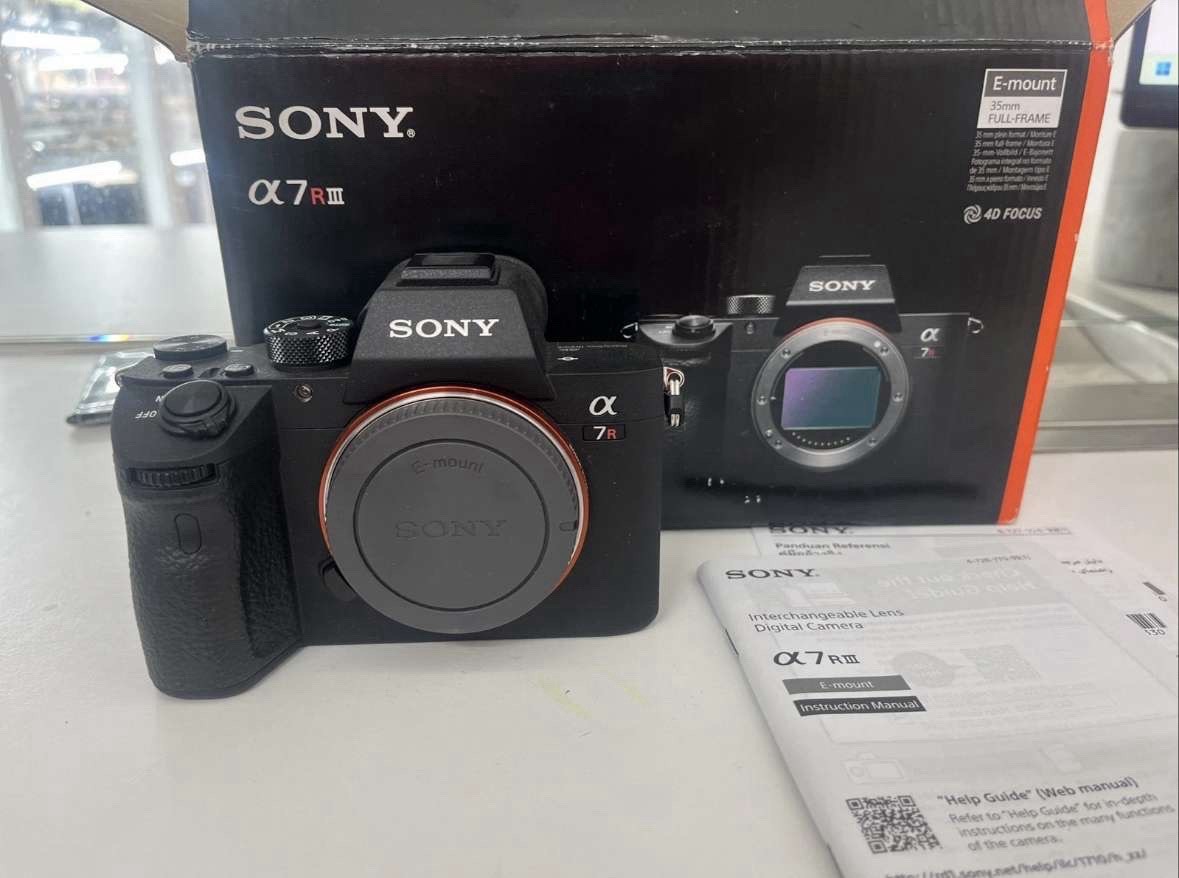 Canon Eos Sony Alpha M Big Shots, Bigger Savings: Sony's A7 III