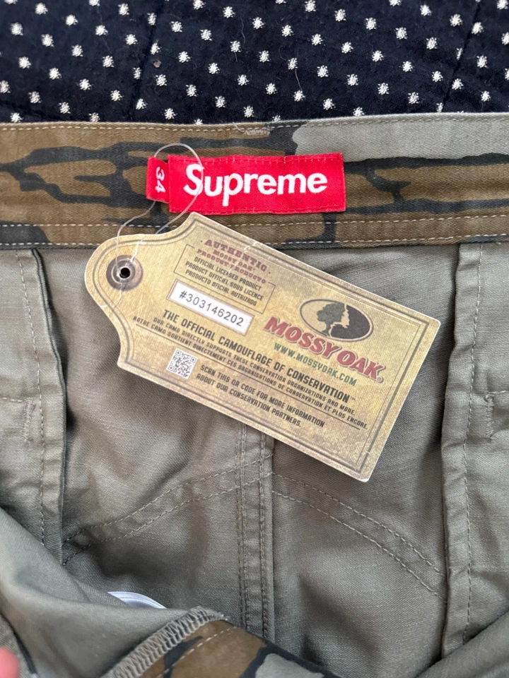 Supreme SS25 Mossy Oak Trebark Camo Cargo  Shorts 34 New with tags & bag - Image 3 of 4