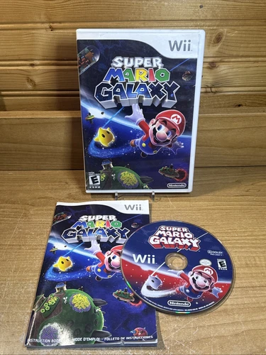 Nintendo Wii SUPER MARIO GALAXY Complete W/ Manual in Case Light Scratches