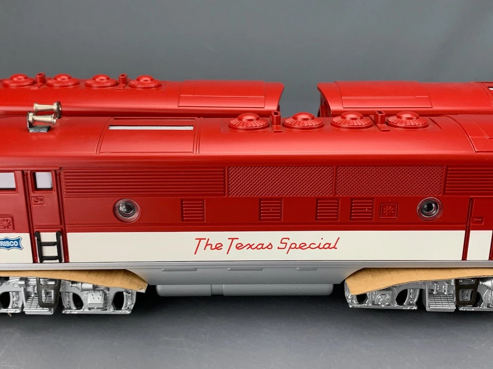 O-27 Williams 2245 & 2445C F3 A/B/A Pwd & Dmy Texas Special Locomotive Set O2729 - Image 4 of 4