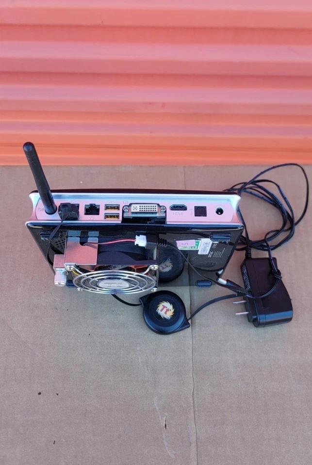 ZOTAC ZBOX ID83 Mini Multimedia PC - Image 3 of 4