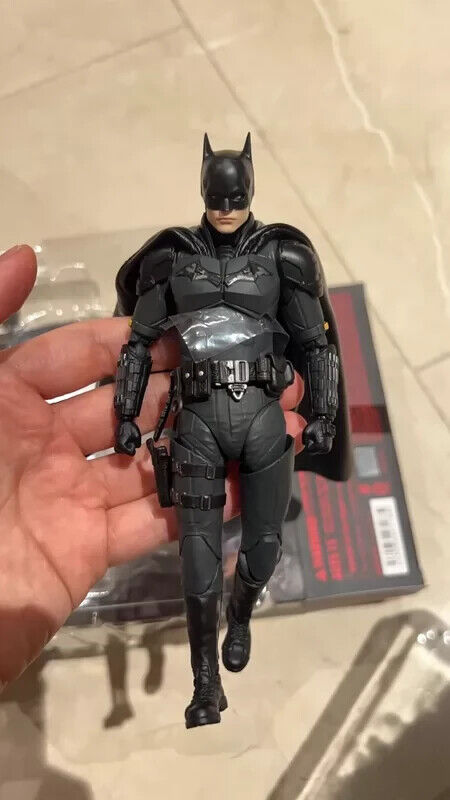 Medicom Toy Mafex No.188 The Batman ABS PVC Action Figure Medicom Toy Mafex No.188 The Batman ABS PVC Action Figure