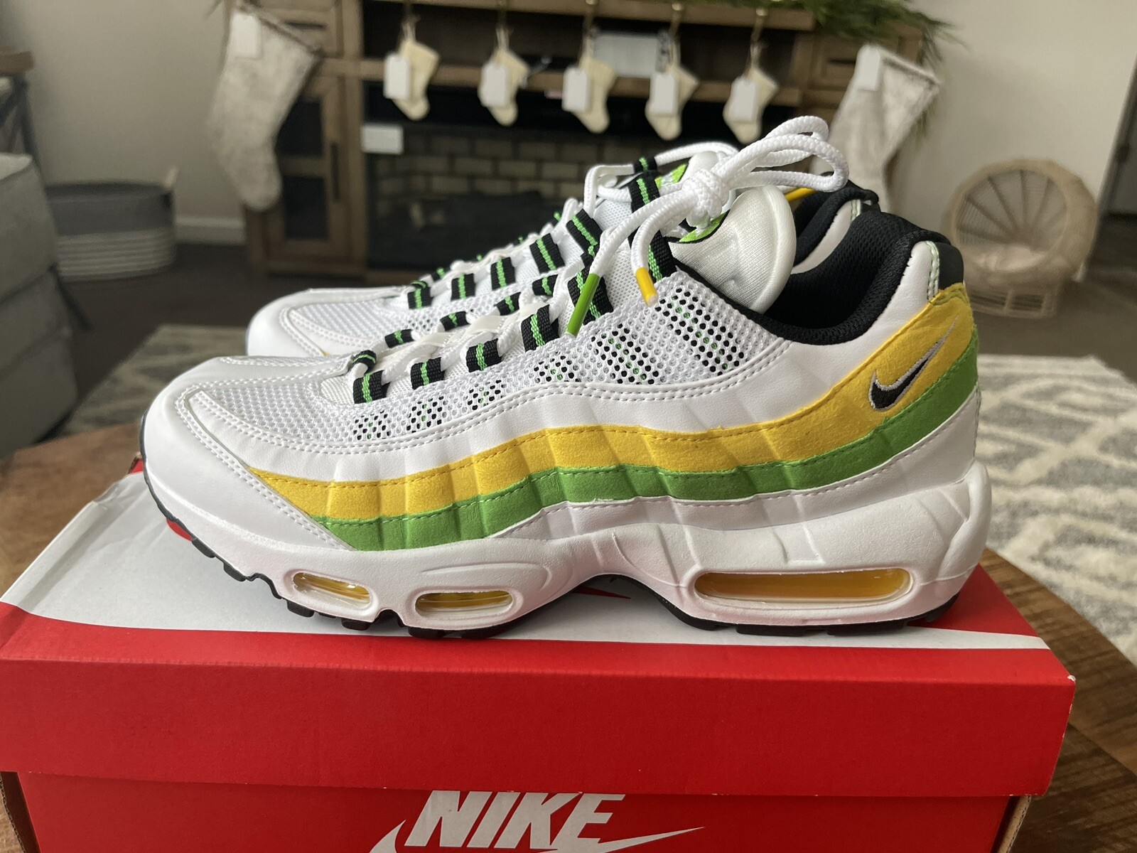 Nike Air Max 95 Essential DQ3429-100 