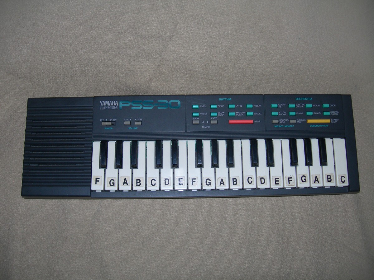 VTG Yamaha Portasound PSS-30 Mini Square Wave Synthesis Digital