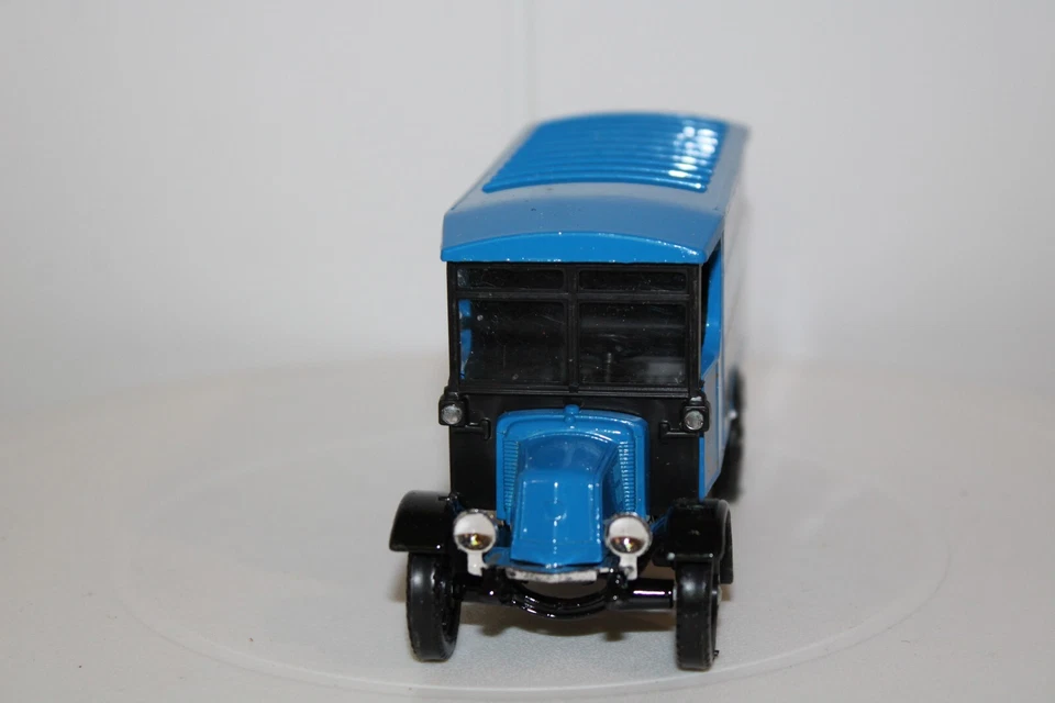 Corgi Classics 1985 #C824 1926 Renault Van "Marcel Gardet"  Limited Ed 1:50s - Image 3 of 4