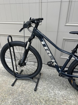 Trek Marlin 7 Gen 2 Mountain Bike Size Small 27.5