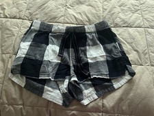 Old Navy Women  s Match The Fam Holiday Pajama Black/White Shorts - Small