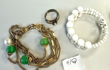 VTG.Jewelry Lot White Bead Bracelet Green Bea...
