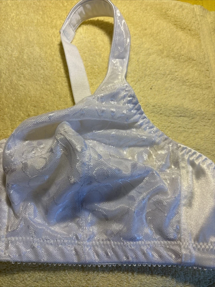 Just My Size JMS 1107 Front Close Wirefree Bra 42B White FR/SHP - Image 3 of 4