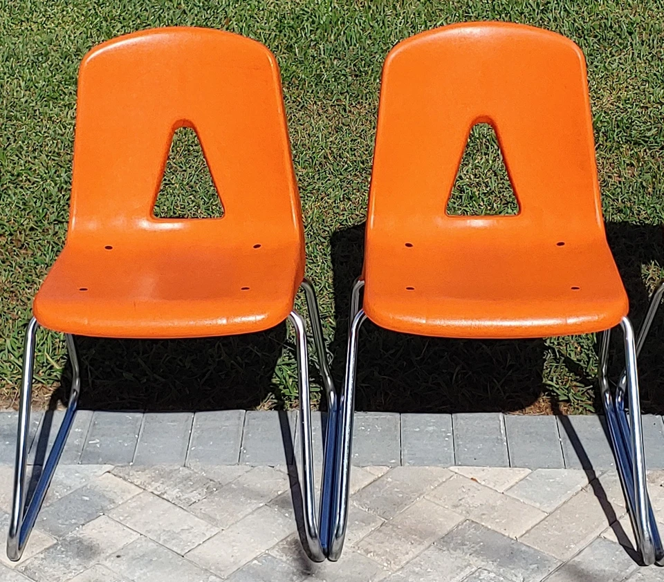 4 sillas apilables vintage de plástico moldeado Griggs (estilo Eames Herman Miller MCM) Foto 3 de 4