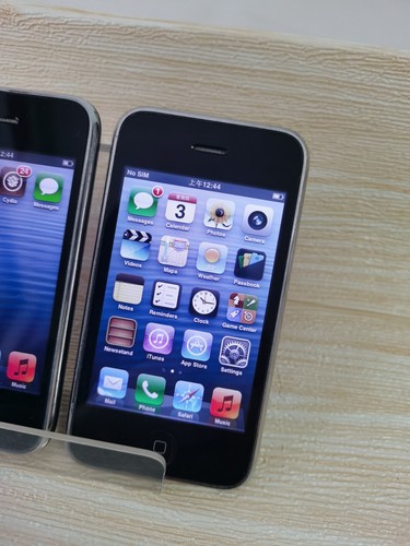Apple iPhone 3GS - 32GB - Black (Unlocked) A1303 (GSM) - Picture 2 of 11